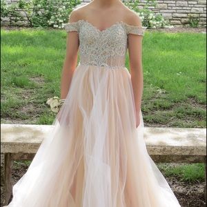 Someone buy my prom dress:))